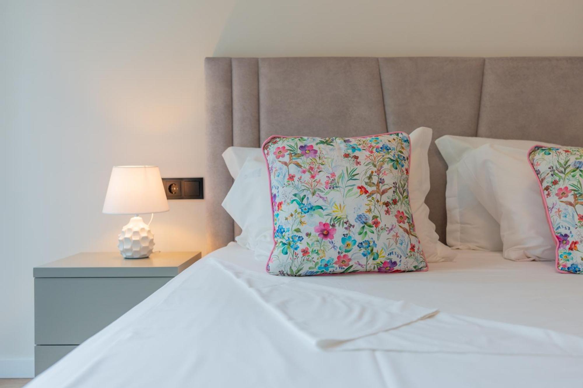 Casa Flores - 2 Bedroom, Lift, Ac, Car Parking - Extra Порту Екстер'єр фото