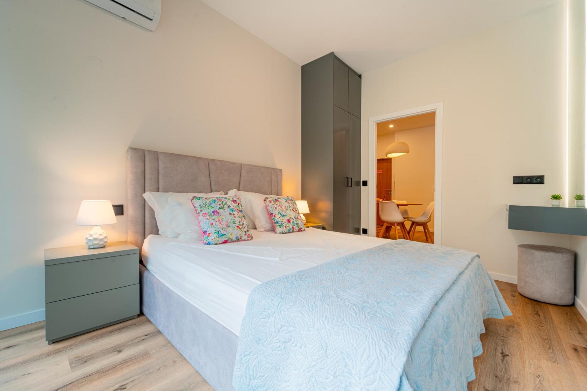 Casa Flores - 2 Bedroom, Lift, Ac, Car Parking - Extra Порту Екстер'єр фото