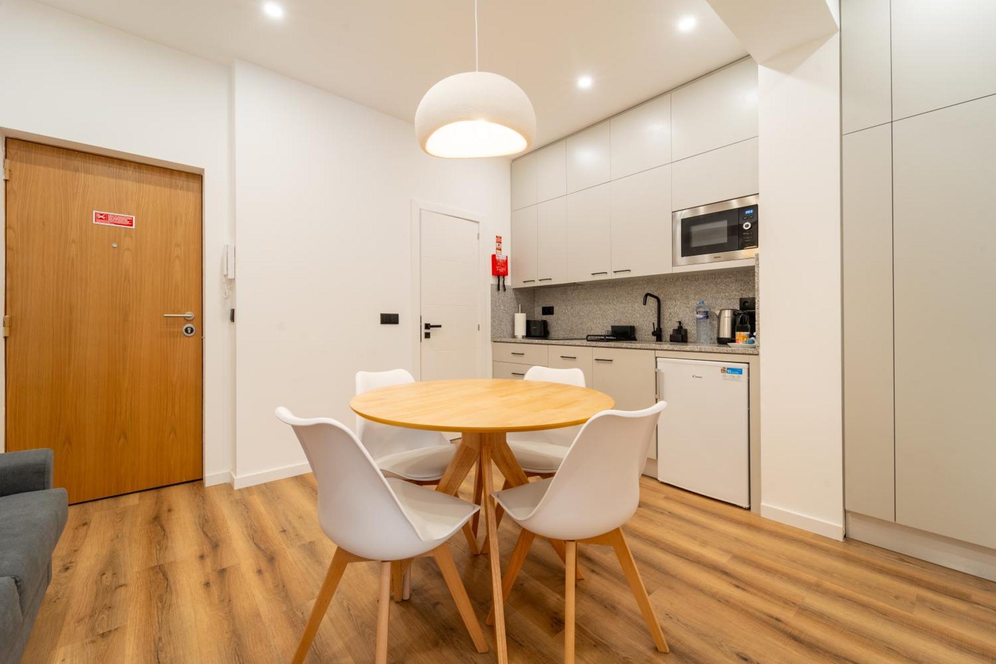 Casa Flores - 2 Bedroom, Lift, Ac, Car Parking - Extra Порту Екстер'єр фото