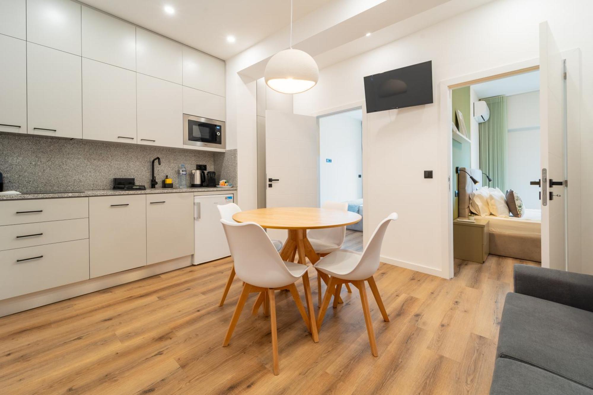 Casa Flores - 2 Bedroom, Lift, Ac, Car Parking - Extra Порту Екстер'єр фото