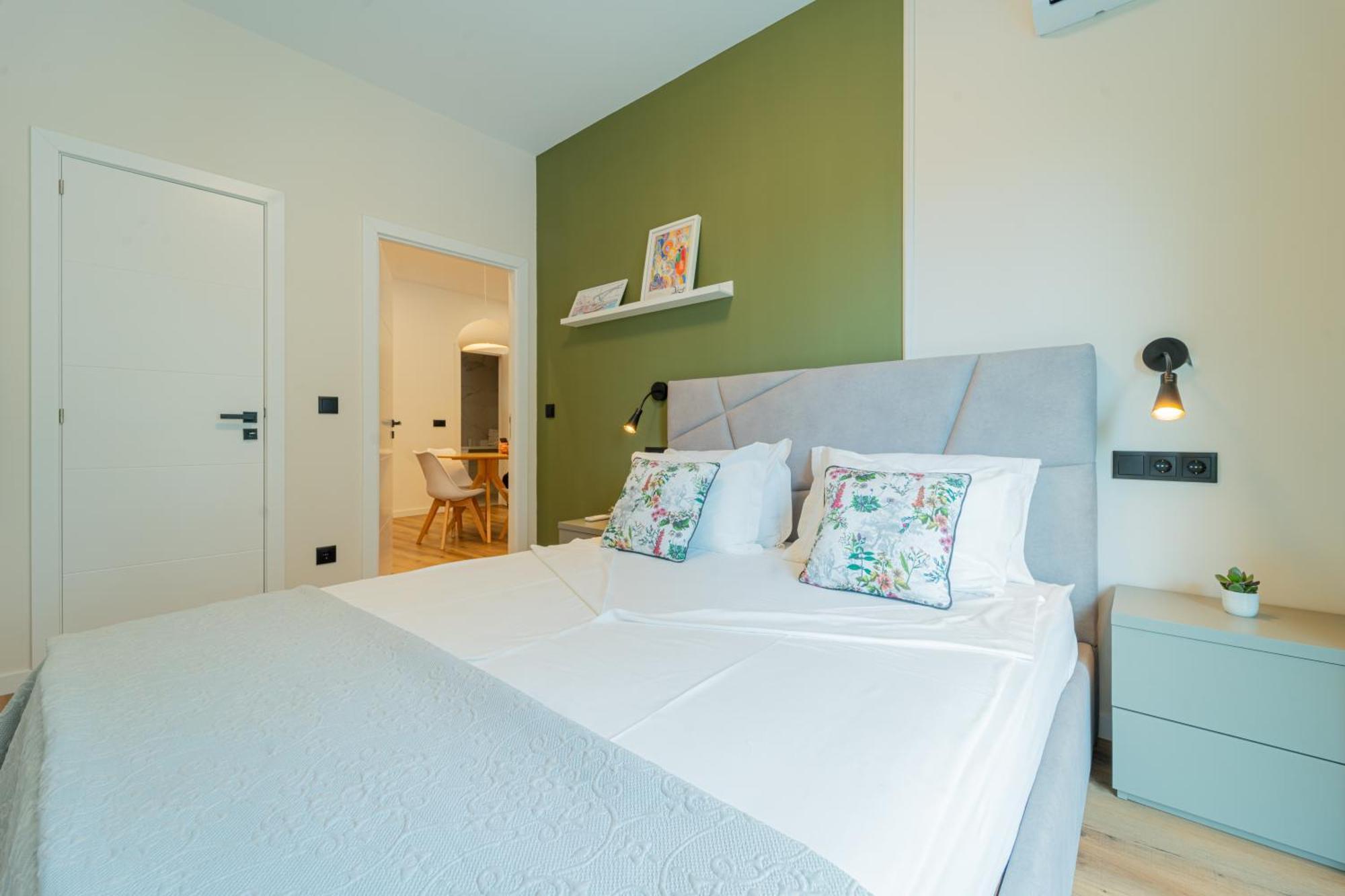 Casa Flores - 2 Bedroom, Lift, Ac, Car Parking - Extra Порту Екстер'єр фото